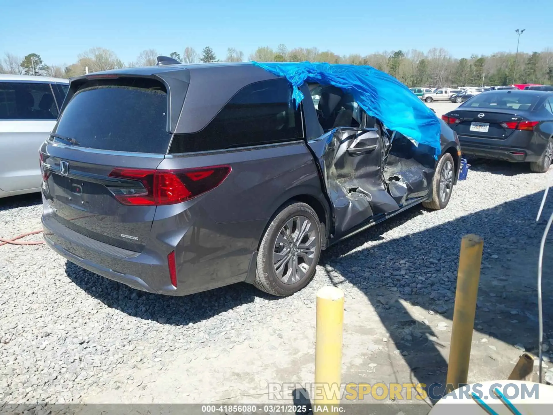 4 fotografías del automóvil dañado 5FNRL6H84SB028769 HONDA ODYSSEY 2025