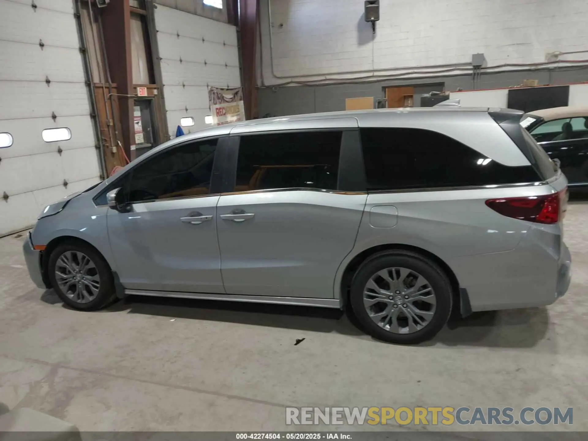 14 fotografías del automóvil dañado 5FNRL6H89SB015127 HONDA ODYSSEY 2025