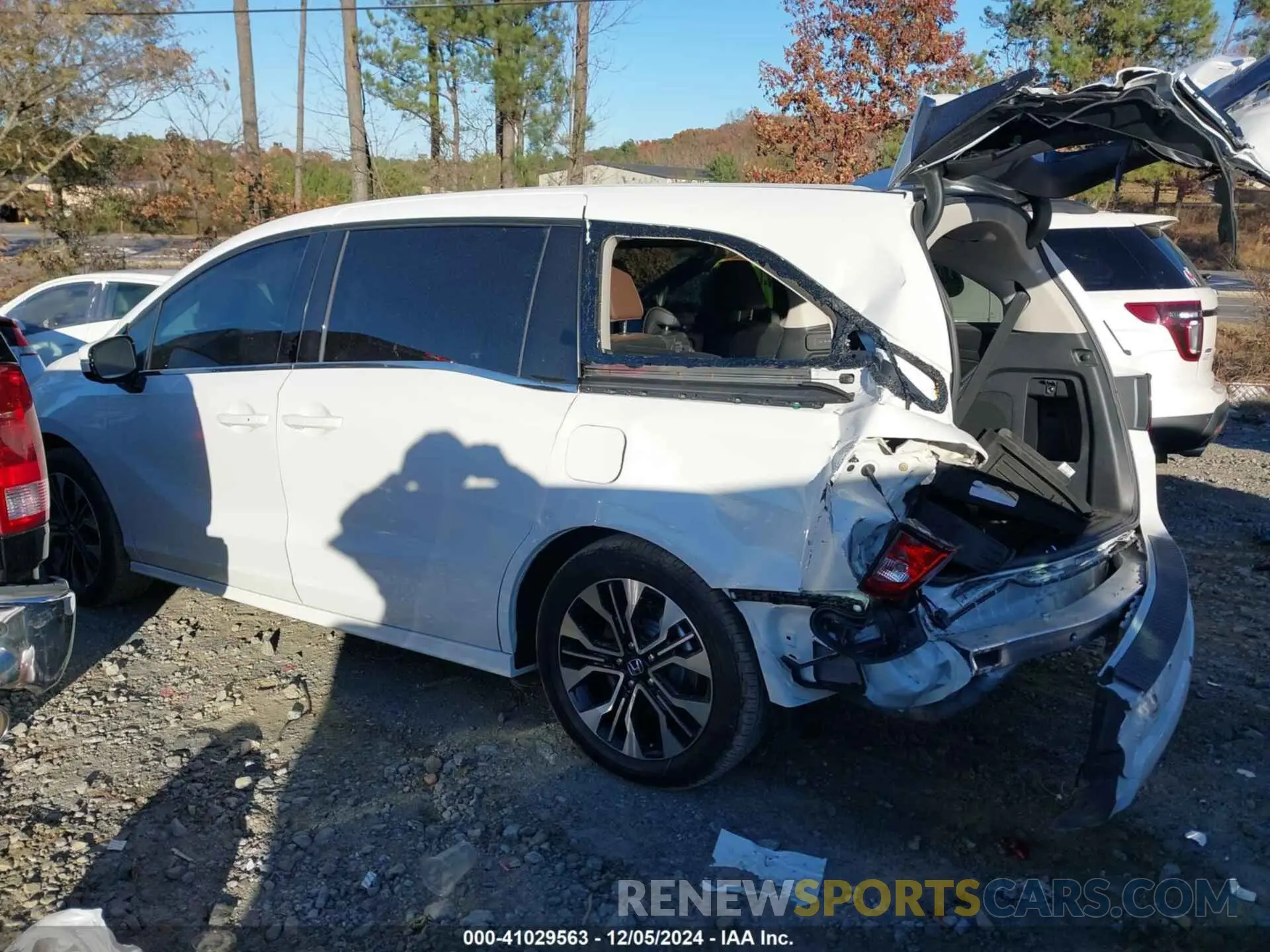 14 fotografías del automóvil dañado 5FNRL6H93SB001460 HONDA ODYSSEY 2025