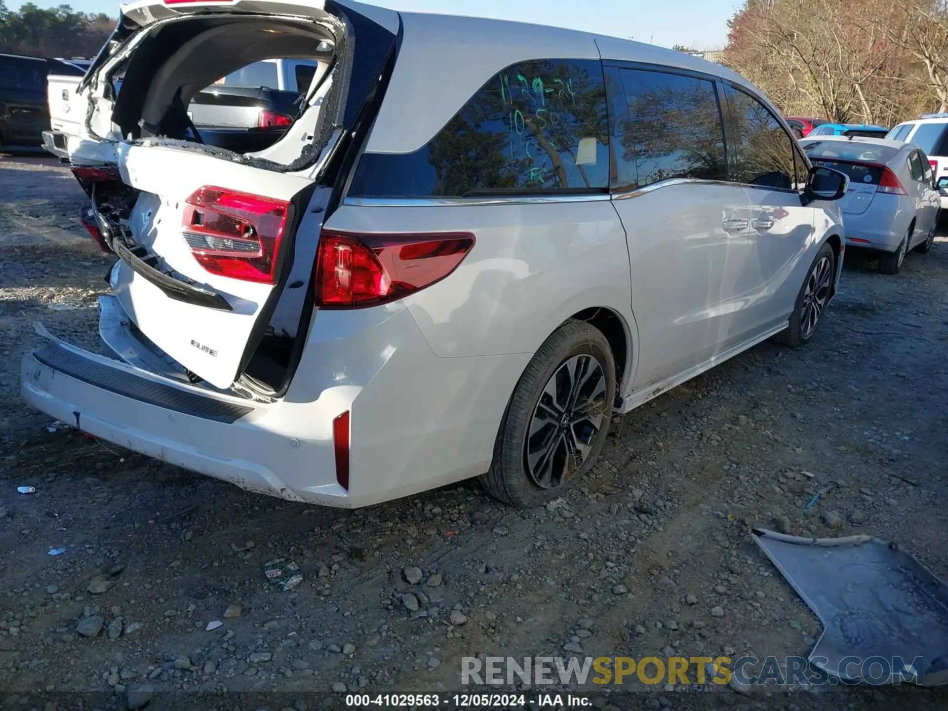 4 fotografías del automóvil dañado 5FNRL6H93SB001460 HONDA ODYSSEY 2025