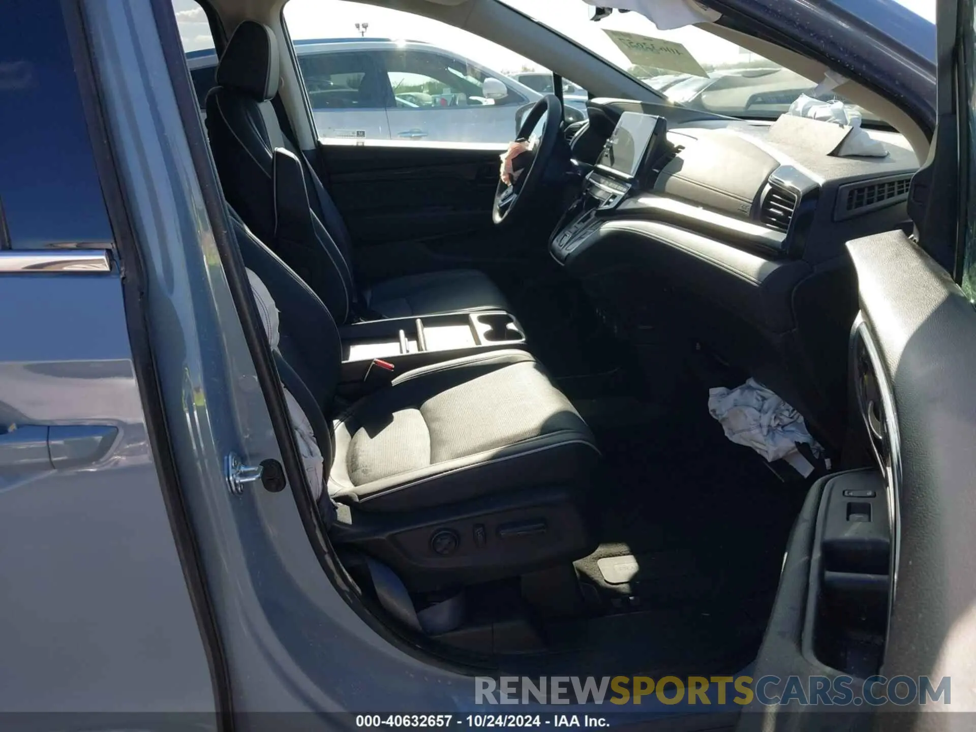 5 fotografías del automóvil dañado 5FNRL6H93SB006304 HONDA ODYSSEY 2025