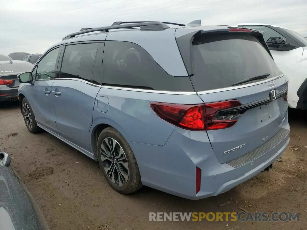 2 fotografías del automóvil dañado 5FNRL6H94SB022639 HONDA ODYSSEY 2025