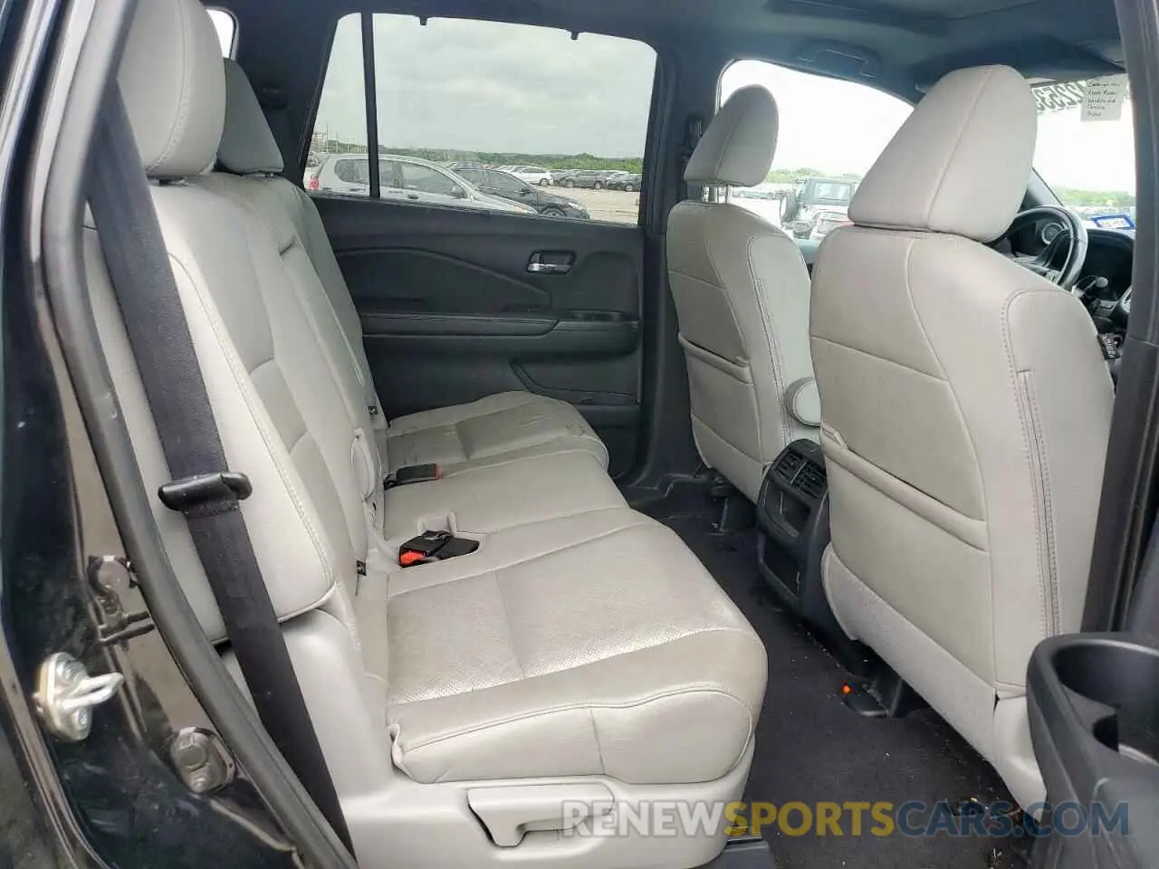 11 fotografías del automóvil dañado 5FNYF7H5XKB011151 HONDA PASSPORT 2019