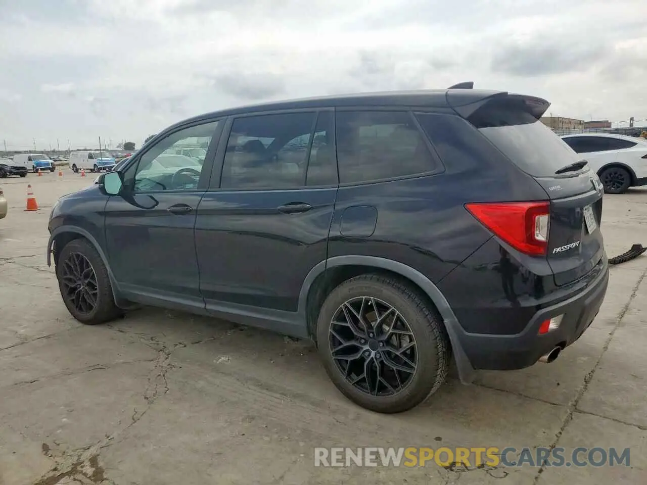 2 fotografías del automóvil dañado 5FNYF7H5XKB011151 HONDA PASSPORT 2019