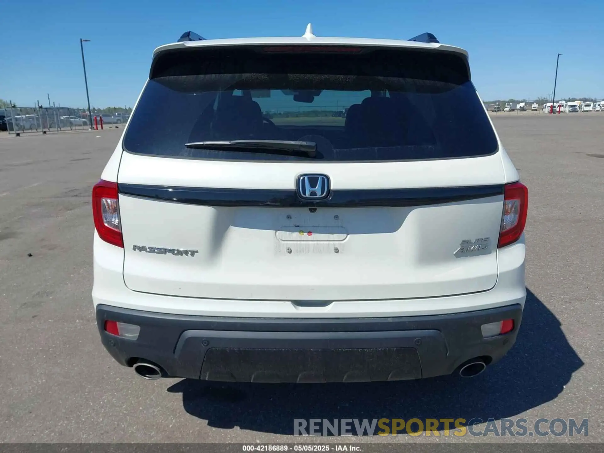 16 fotografías del automóvil dañado 5FNYF8H00KB006986 HONDA PASSPORT 2019