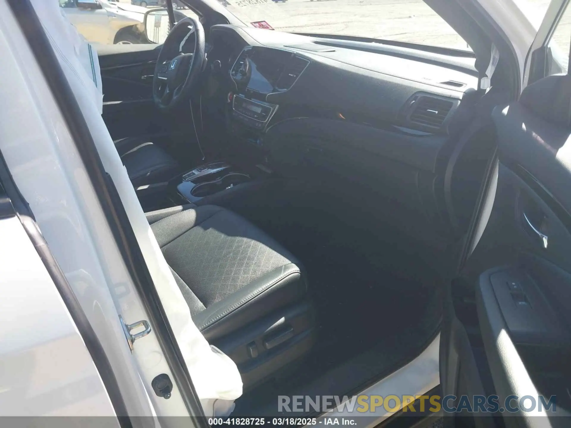 5 fotografías del automóvil dañado 5FNYF8H04KB005307 HONDA PASSPORT 2019