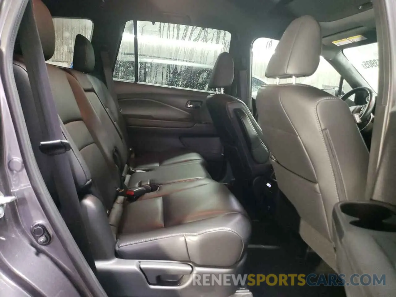 10 fotografías del automóvil dañado 5FNYF8H05KB004716 HONDA PASSPORT 2019