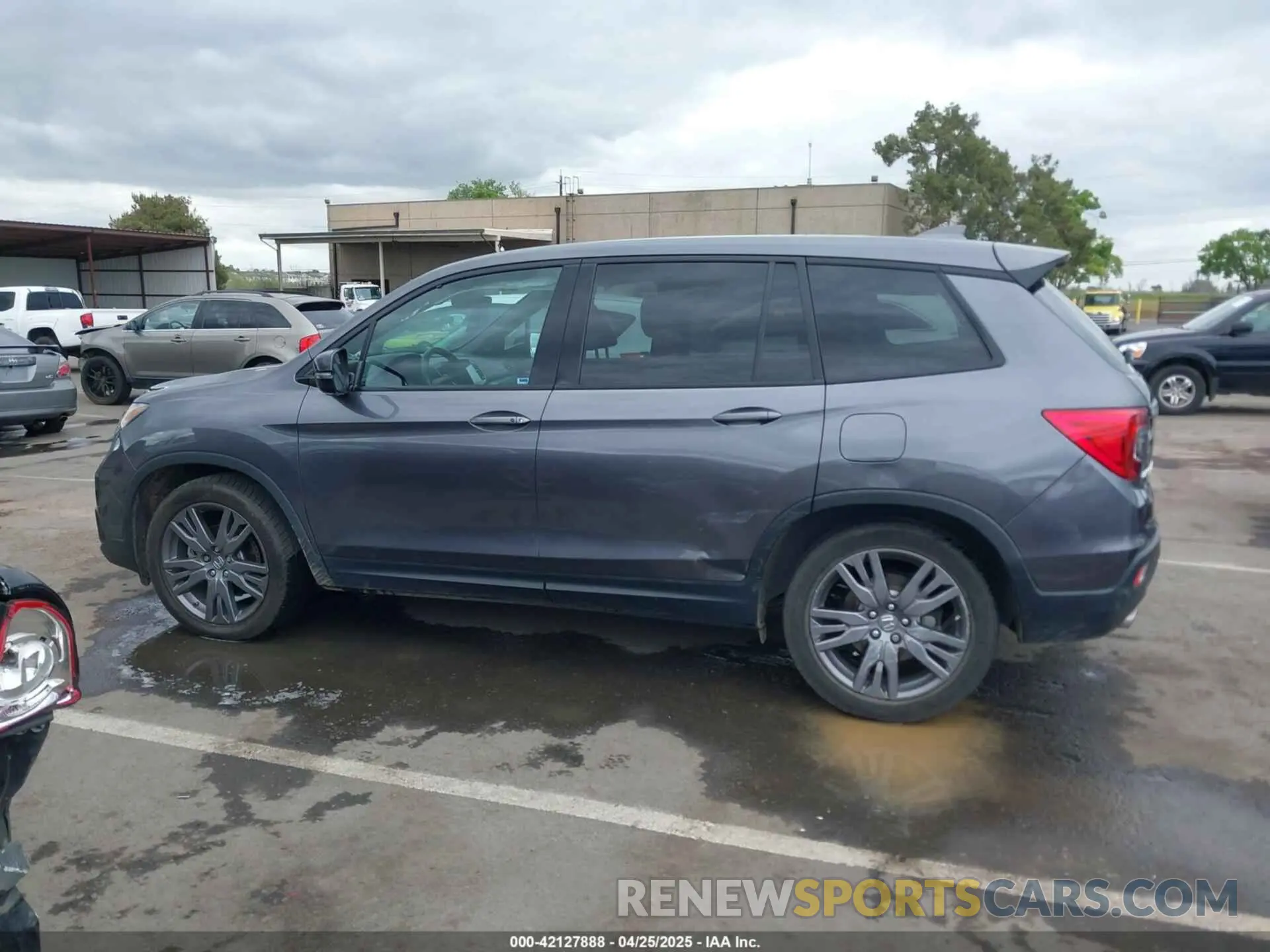 14 fotografías del automóvil dañado 5FNYF7H57LB000657 HONDA PASSPORT 2020