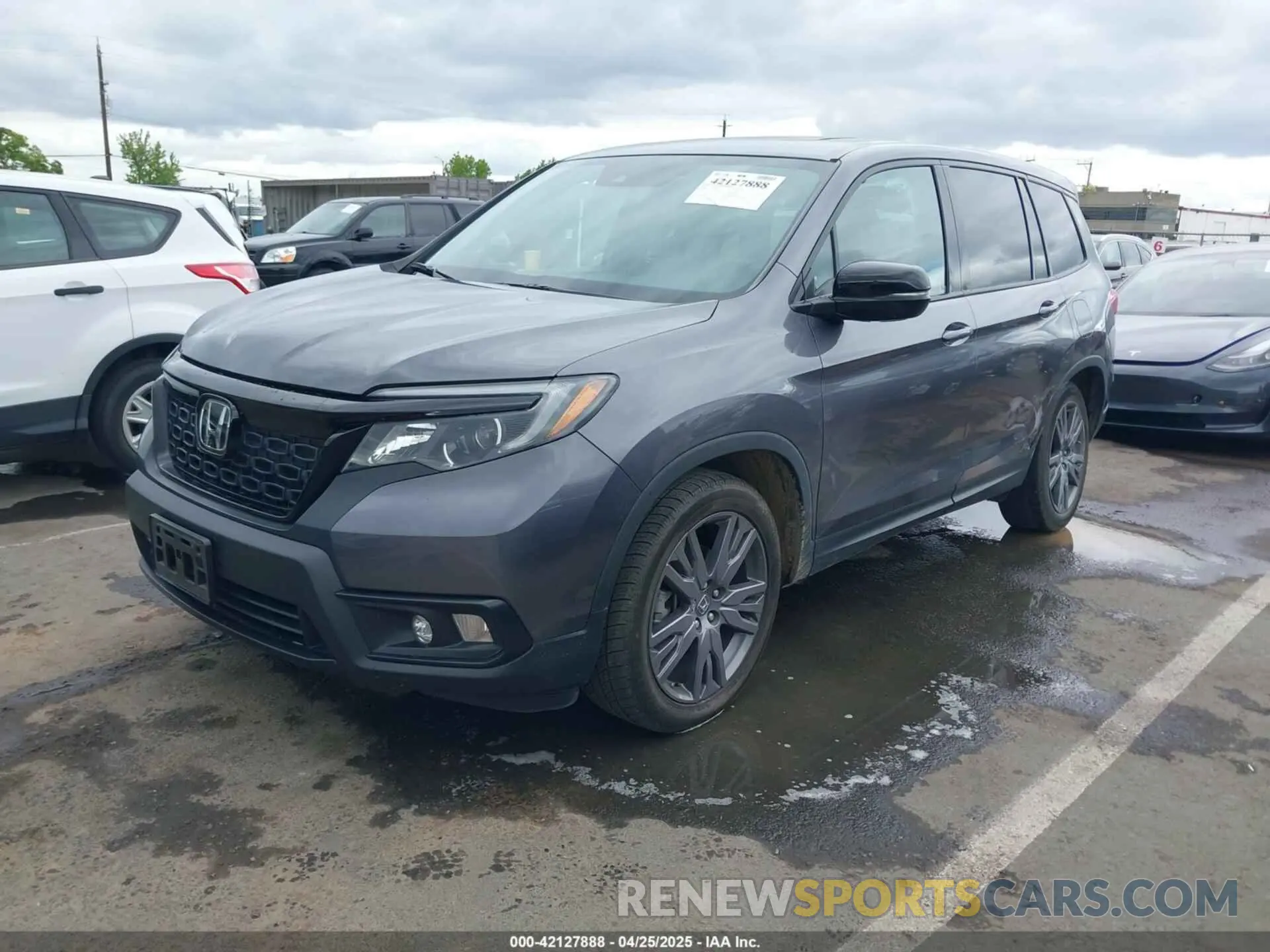 2 fotografías del automóvil dañado 5FNYF7H57LB000657 HONDA PASSPORT 2020