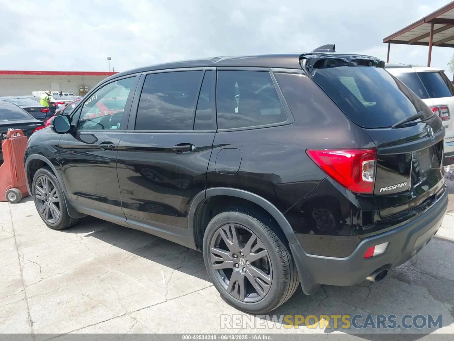 14 fotografías del automóvil dañado 5FNYF7H57LB005700 HONDA PASSPORT 2020