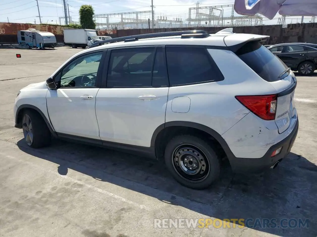 2 fotografías del automóvil dañado 5FNYF7H94LB005141 HONDA PASSPORT 2020