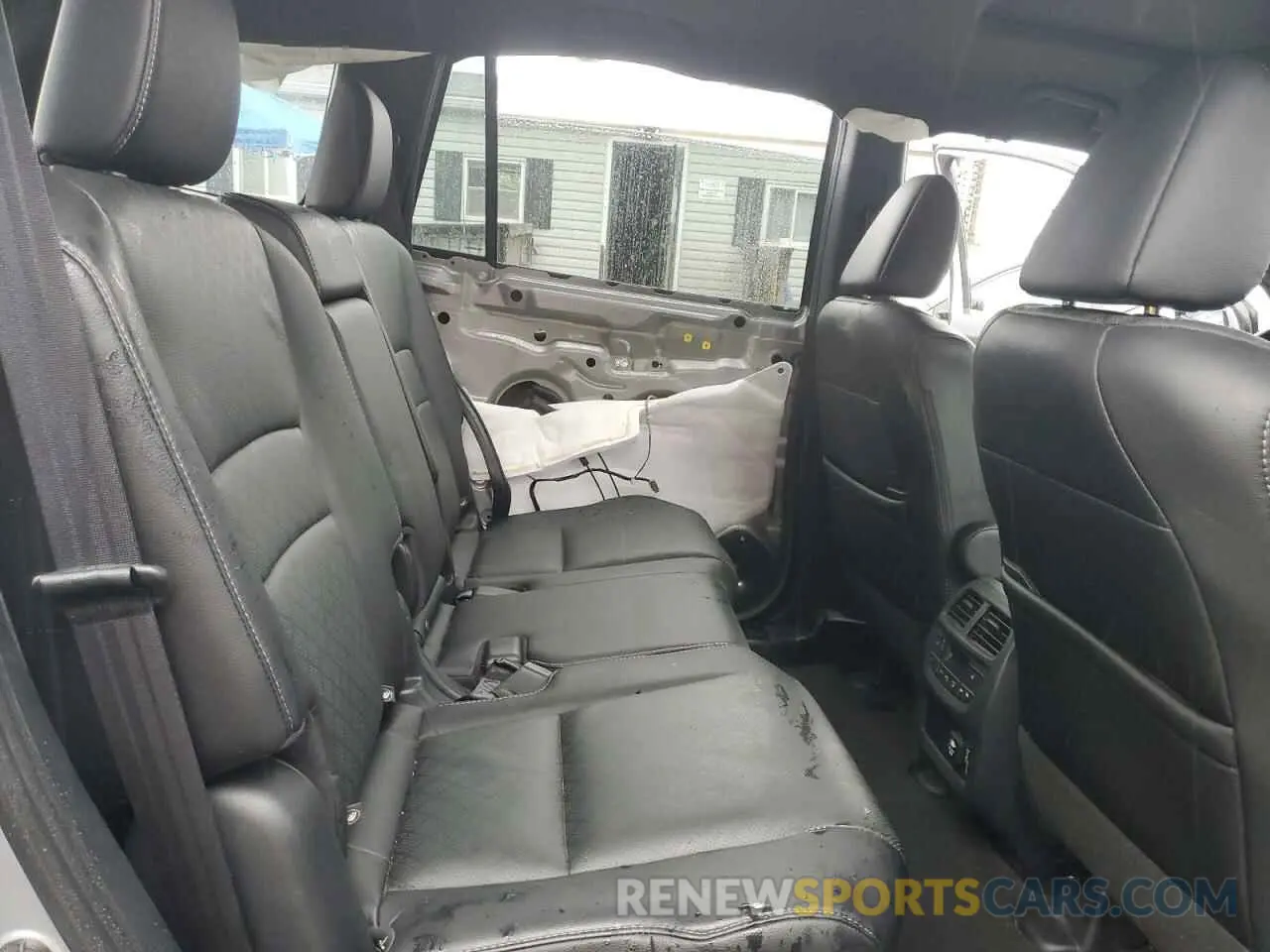 11 fotografías del automóvil dañado 5FNYF8H03LB001444 HONDA PASSPORT 2020