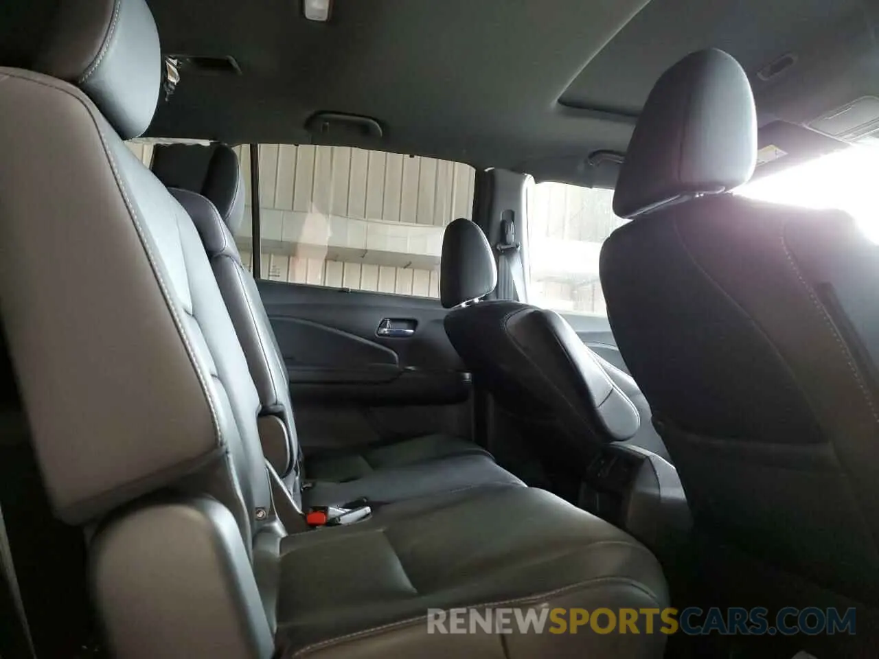 11 fotografías del automóvil dañado 5FNYF8H50LB000022 HONDA PASSPORT 2020
