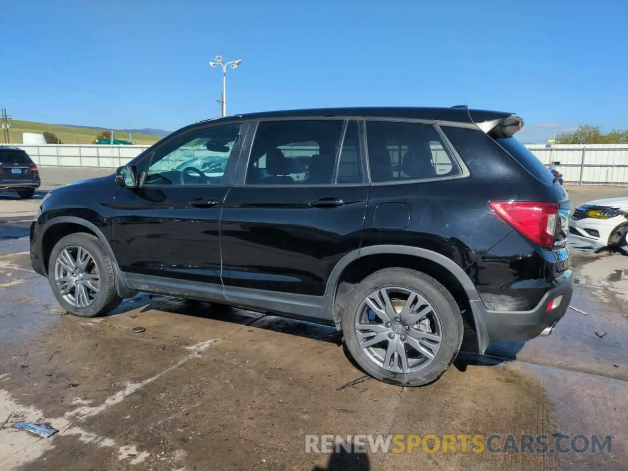 2 fotografías del automóvil dañado 5FNYF8H54LB012271 HONDA PASSPORT 2020