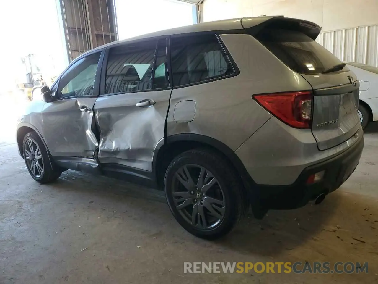 2 fotografías del automóvil dañado 5FNYF7H54MB008281 HONDA PASSPORT 2021