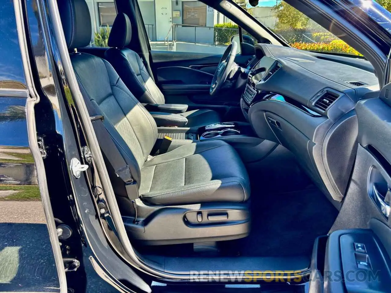 5 fotografías del automóvil dañado 5FNYF8H01MB013559 HONDA PASSPORT 2021
