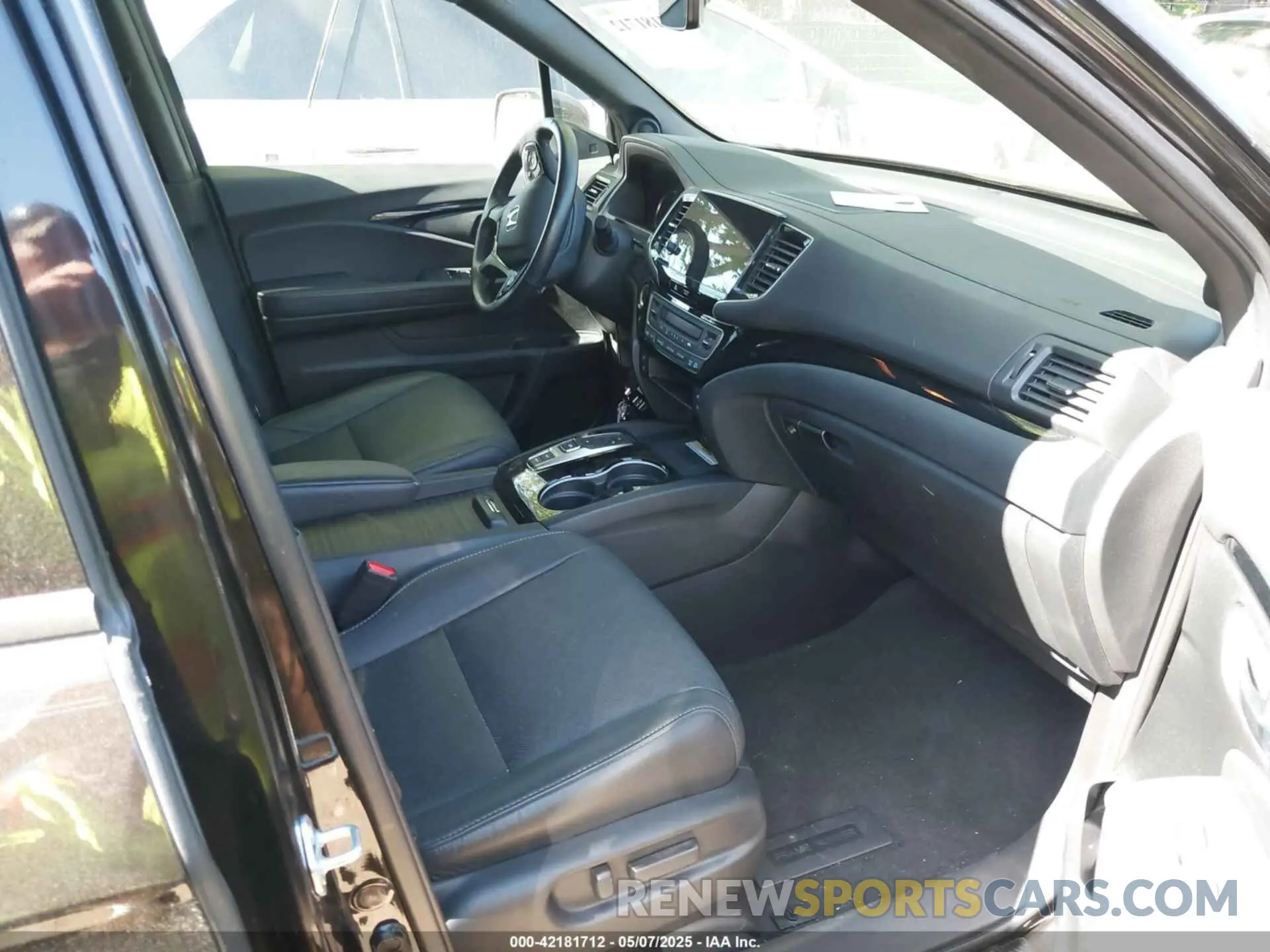 5 fotografías del automóvil dañado 5FNYF8H03MB026880 HONDA PASSPORT 2021