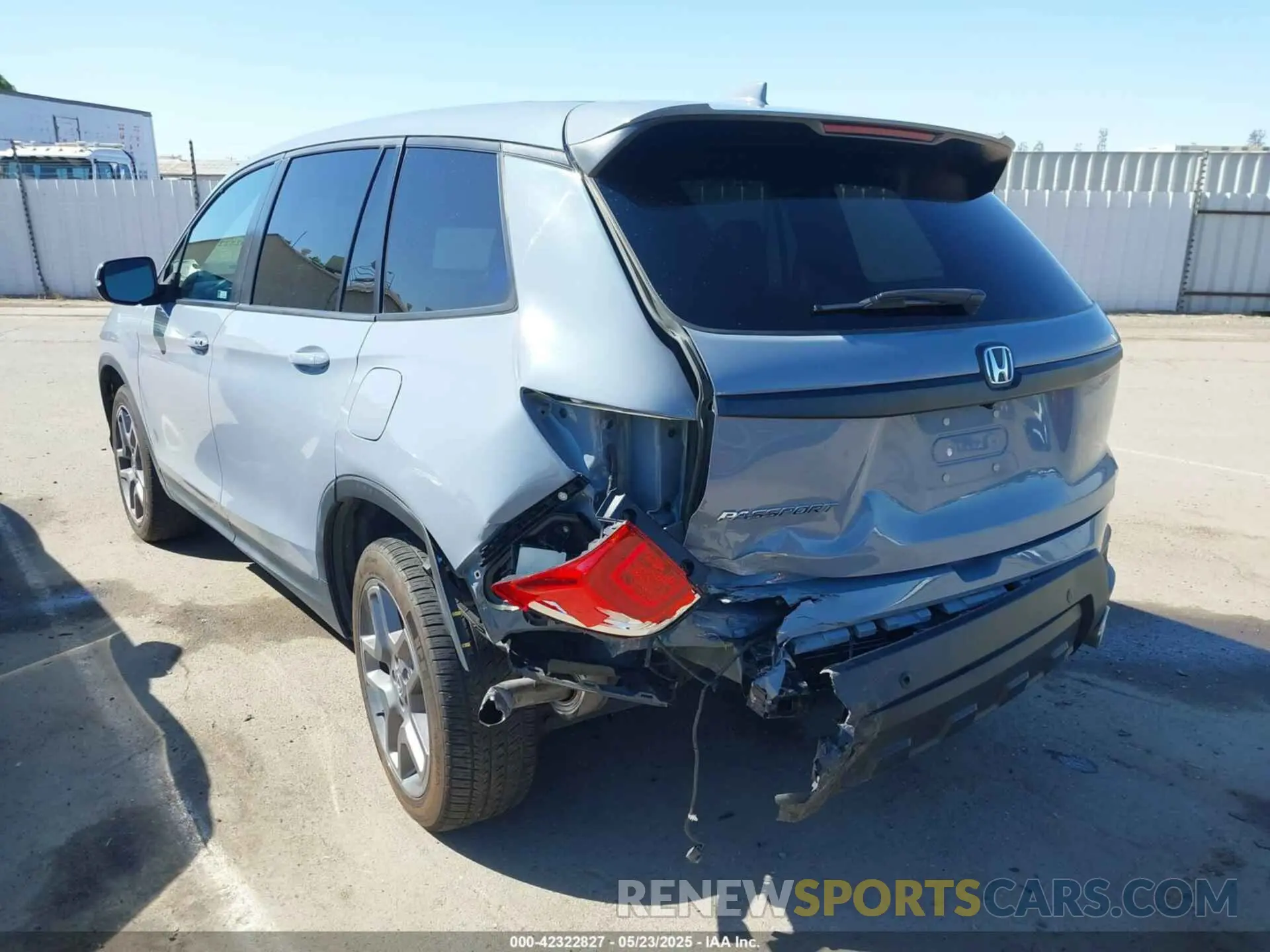 3 fotografías del automóvil dañado 5FNYF7H52NB002772 HONDA PASSPORT 2022