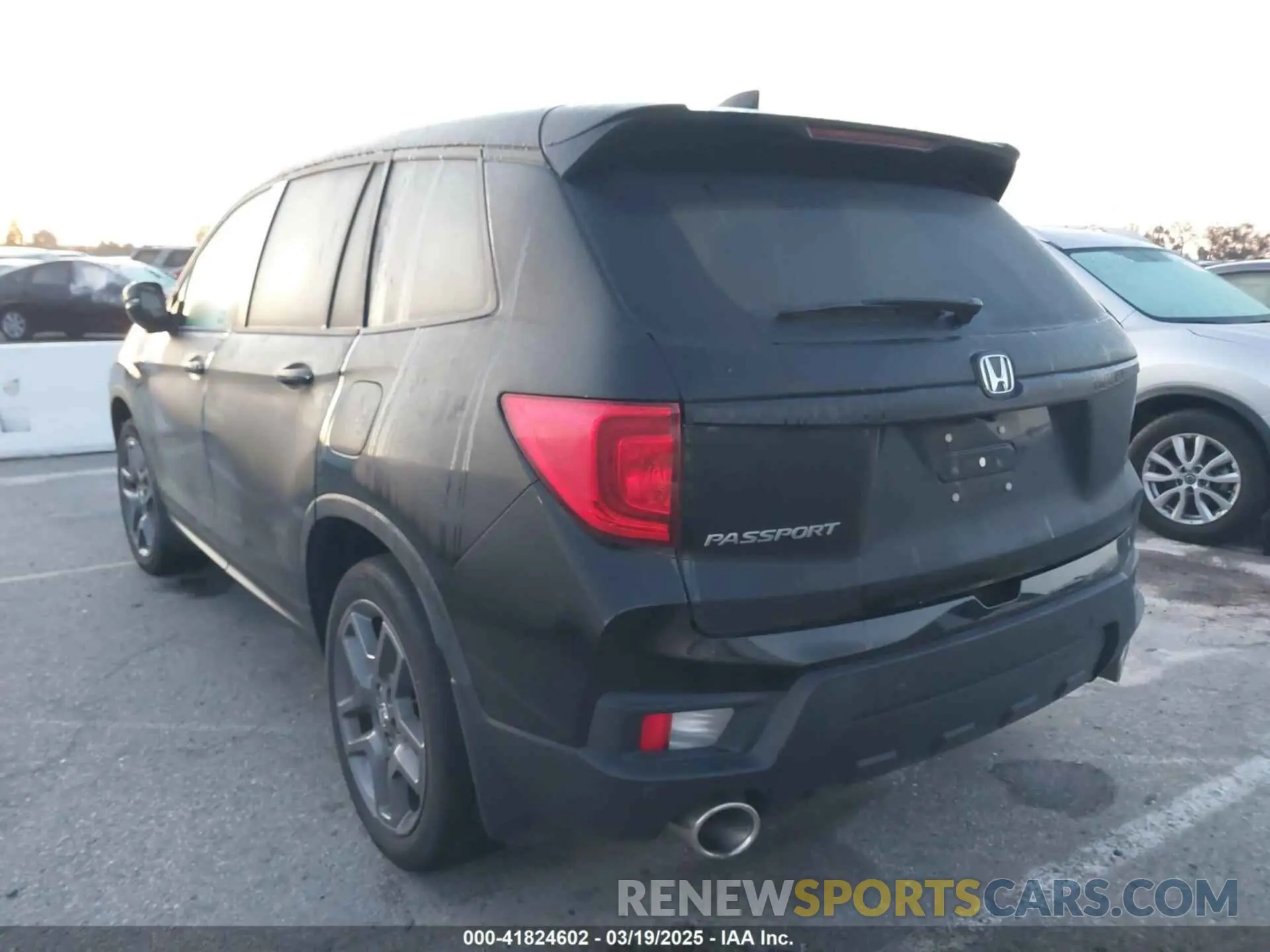 3 fotografías del automóvil dañado 5FNYF7H53NB005762 HONDA PASSPORT 2022