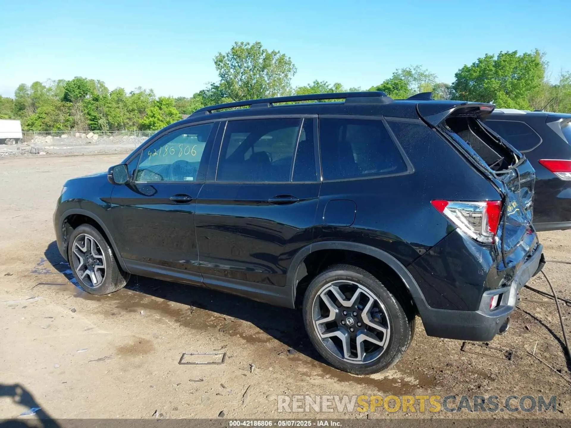 14 fotografías del automóvil dañado 5FNYF8H01NB003681 HONDA PASSPORT 2022
