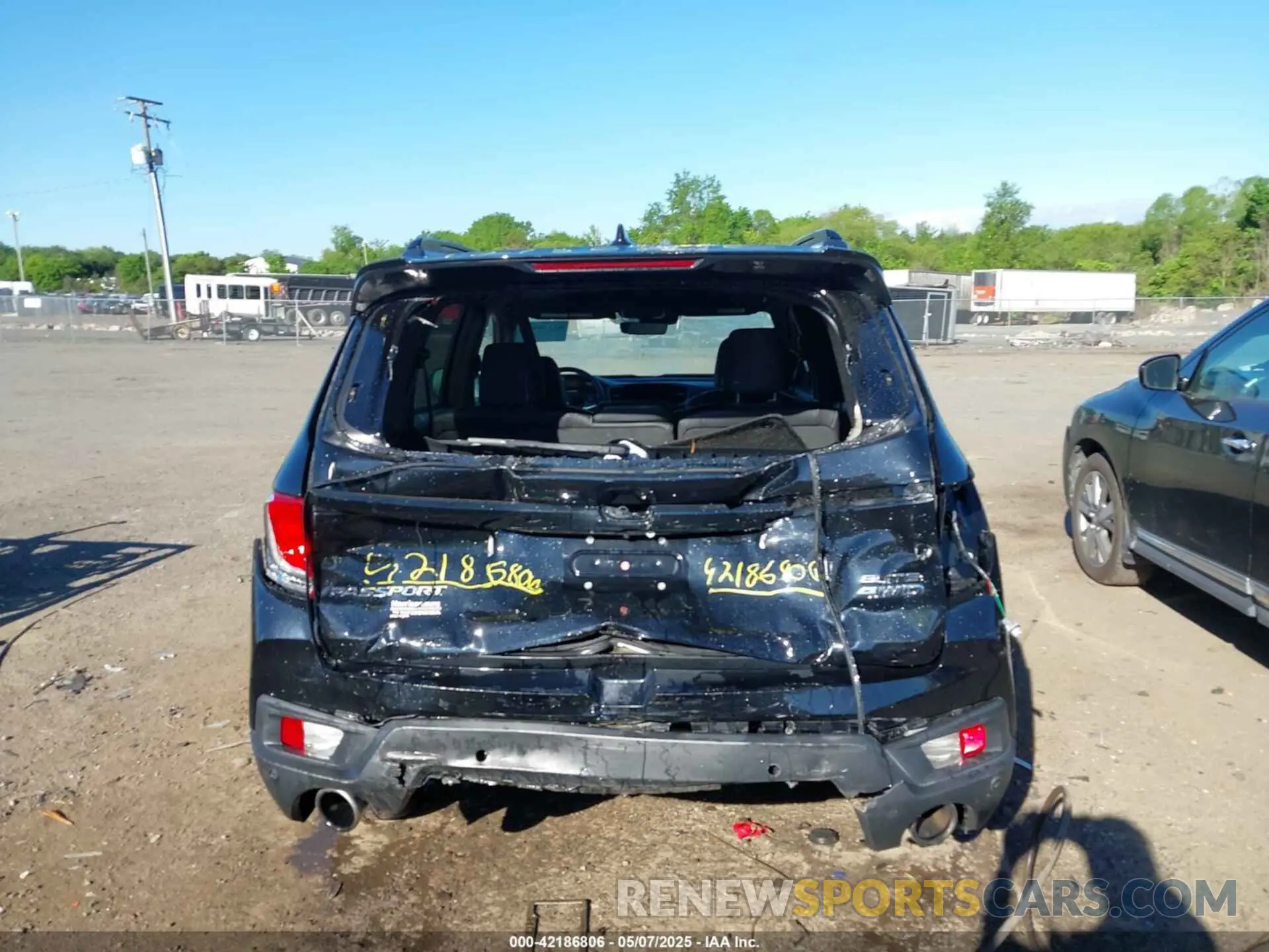 16 fotografías del automóvil dañado 5FNYF8H01NB003681 HONDA PASSPORT 2022