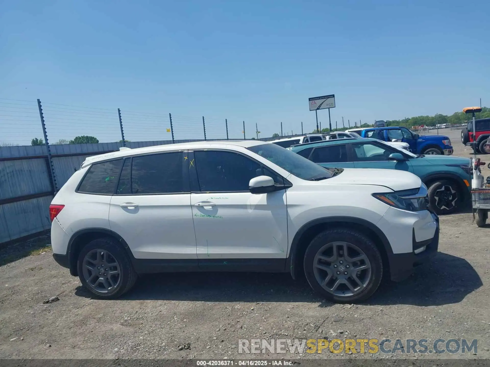 14 fotografías del automóvil dañado 5FNYF8H57PB006499 HONDA PASSPORT 2023