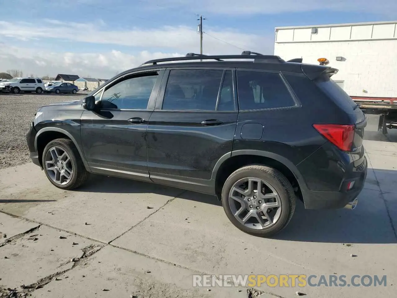 2 fotografías del automóvil dañado 5FNYF8H58PB009525 HONDA PASSPORT 2023