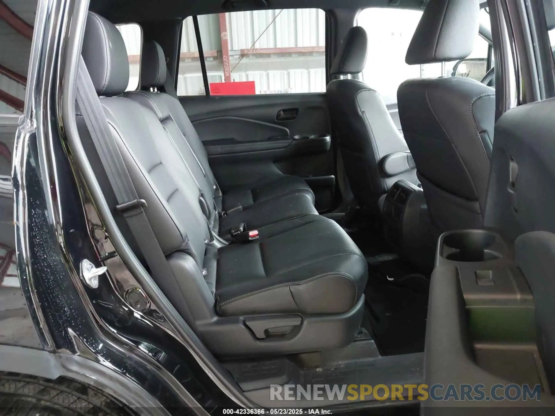 8 fotografías del automóvil dañado 5FNYF8H5XPB021370 HONDA PASSPORT 2023