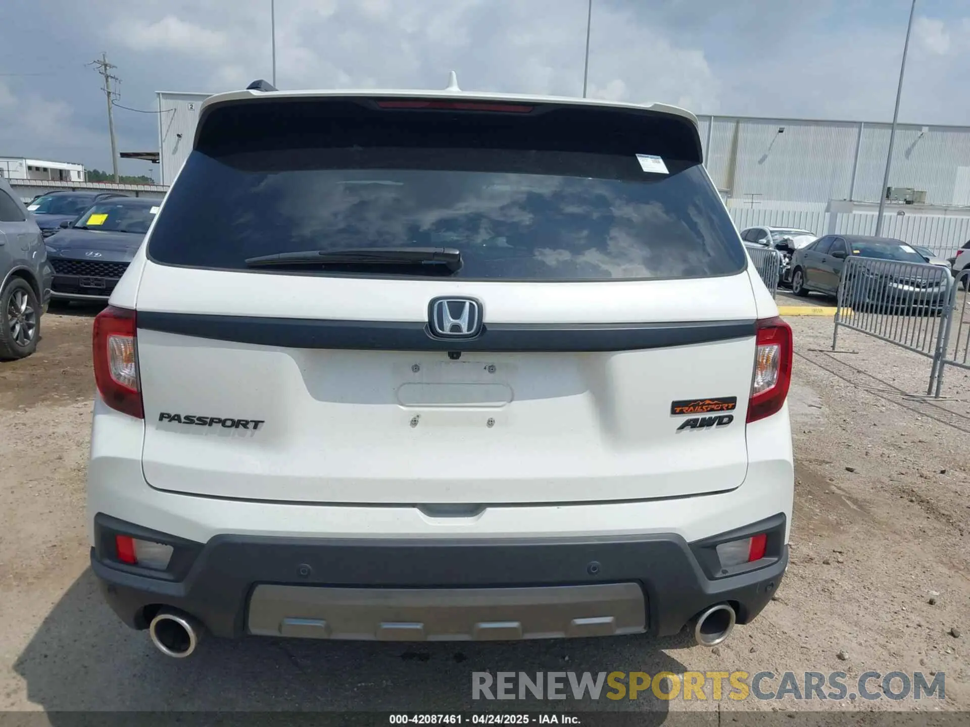 17 fotografías del automóvil dañado 5FNYF8H62PB024269 HONDA PASSPORT 2023