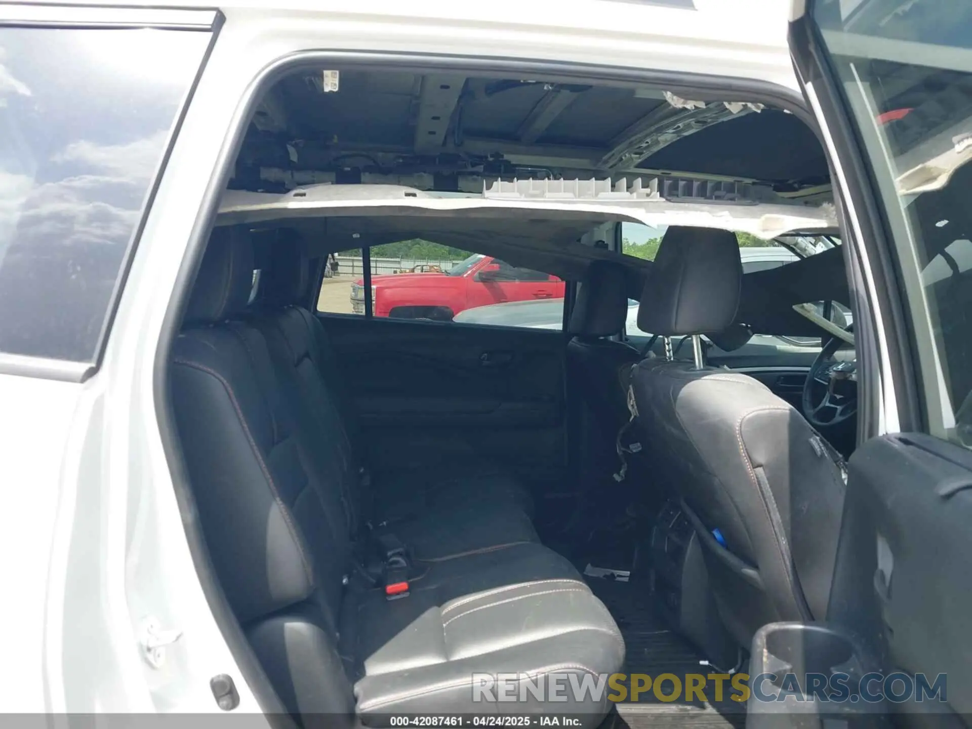 8 fotografías del automóvil dañado 5FNYF8H62PB024269 HONDA PASSPORT 2023