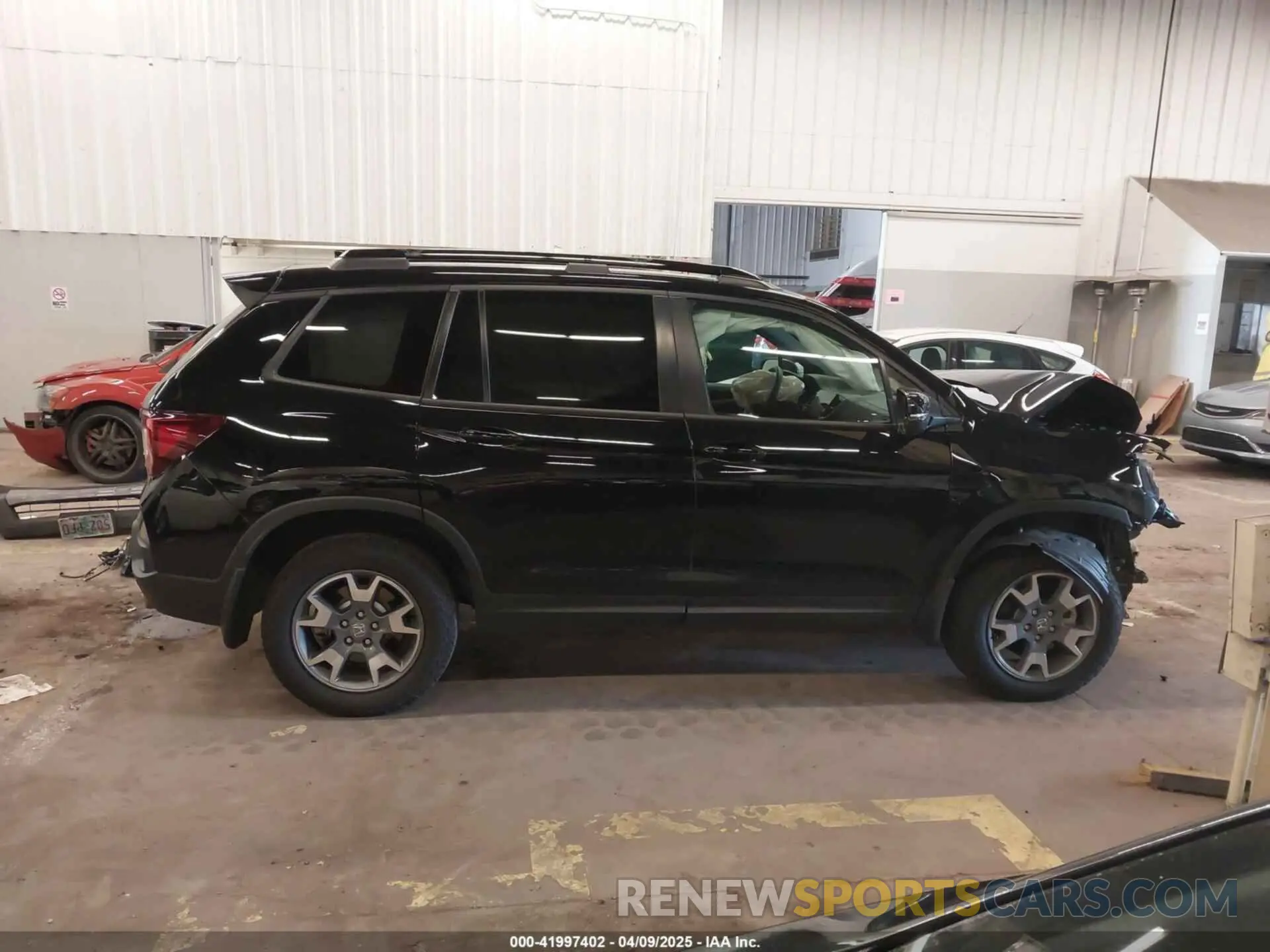 14 fotografías del automóvil dañado 5FNYF8H64PB016819 HONDA PASSPORT 2023