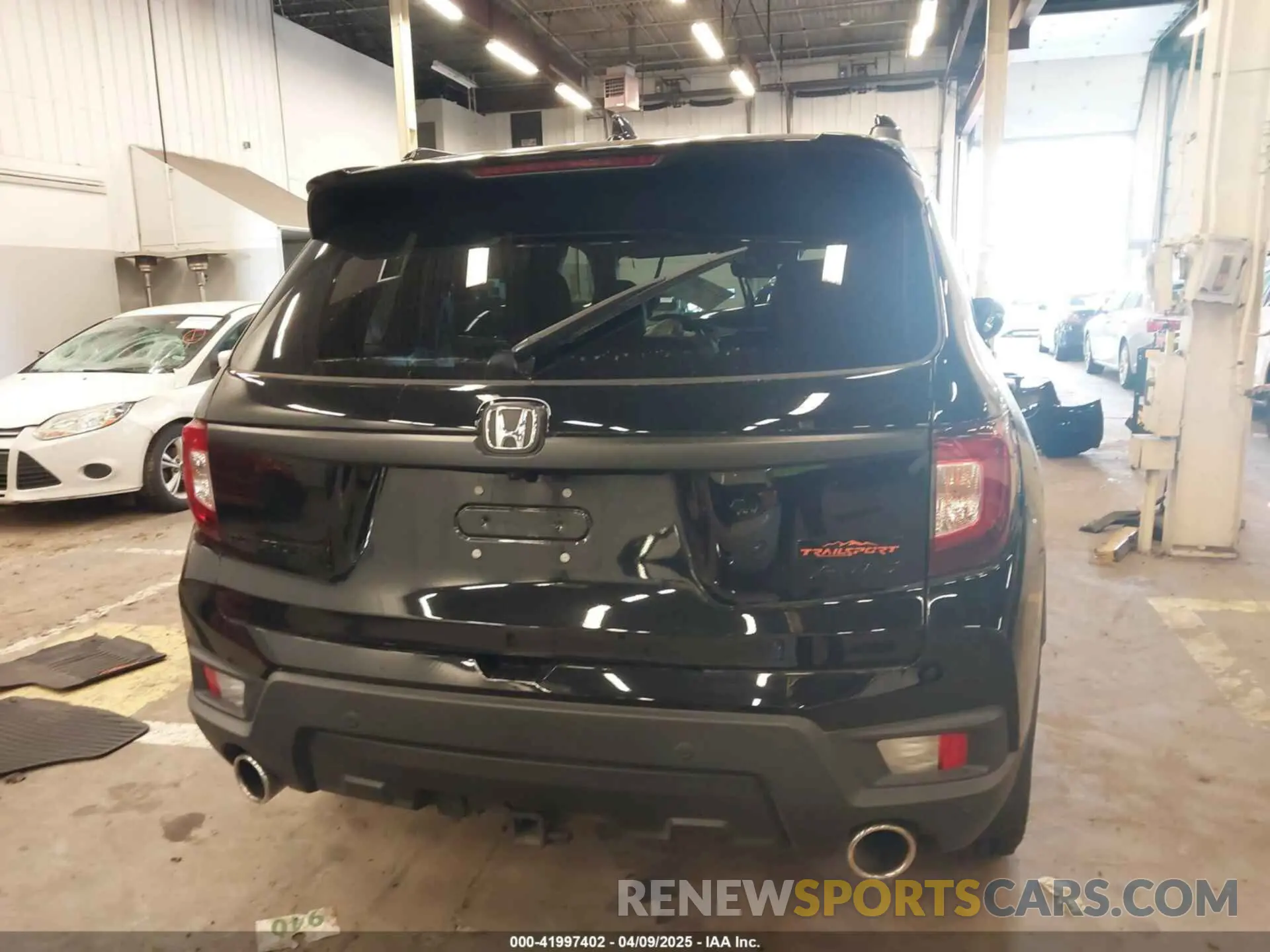17 fotografías del automóvil dañado 5FNYF8H64PB016819 HONDA PASSPORT 2023