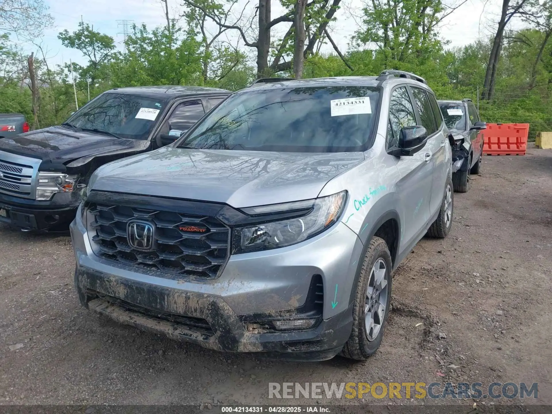 2 fotografías del automóvil dañado 5FNYF8H6XPB044222 HONDA PASSPORT 2023