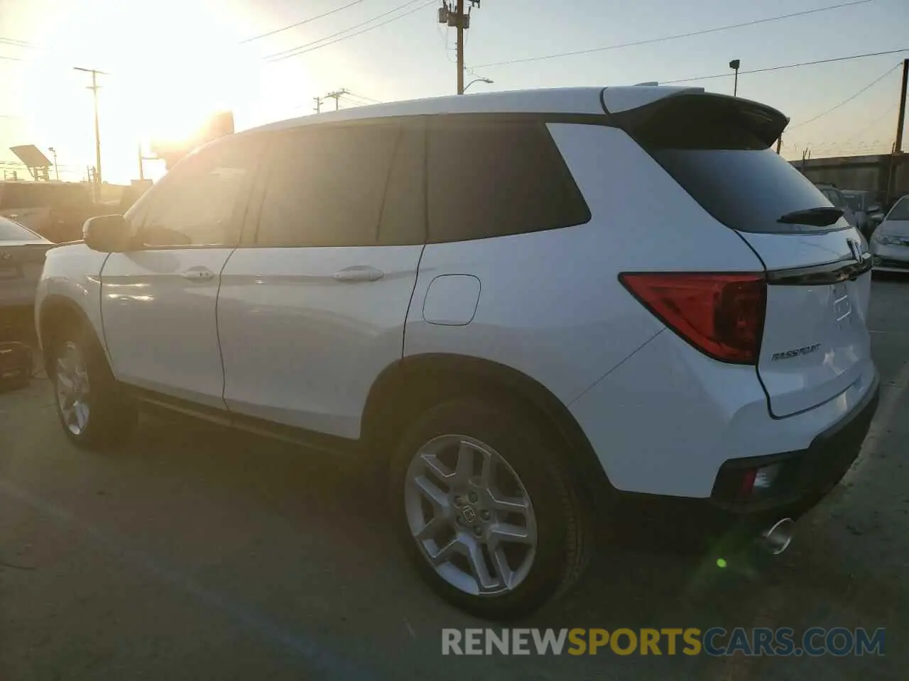 2 fotografías del automóvil dañado 5FNYF8H50RB003754 HONDA PASSPORT 2024