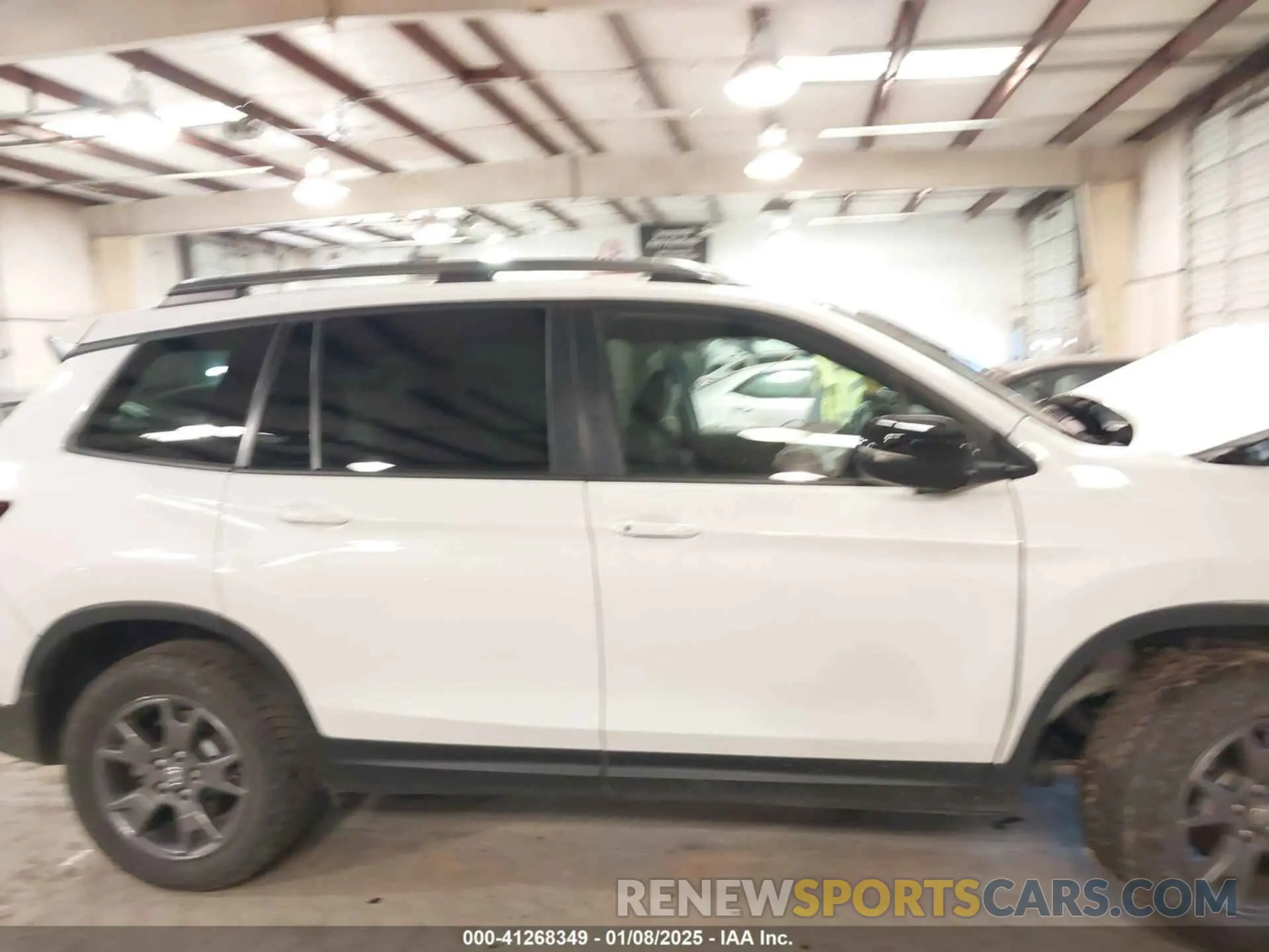 12 fotografías del automóvil dañado 5FNYF8H62RB011007 HONDA PASSPORT 2024