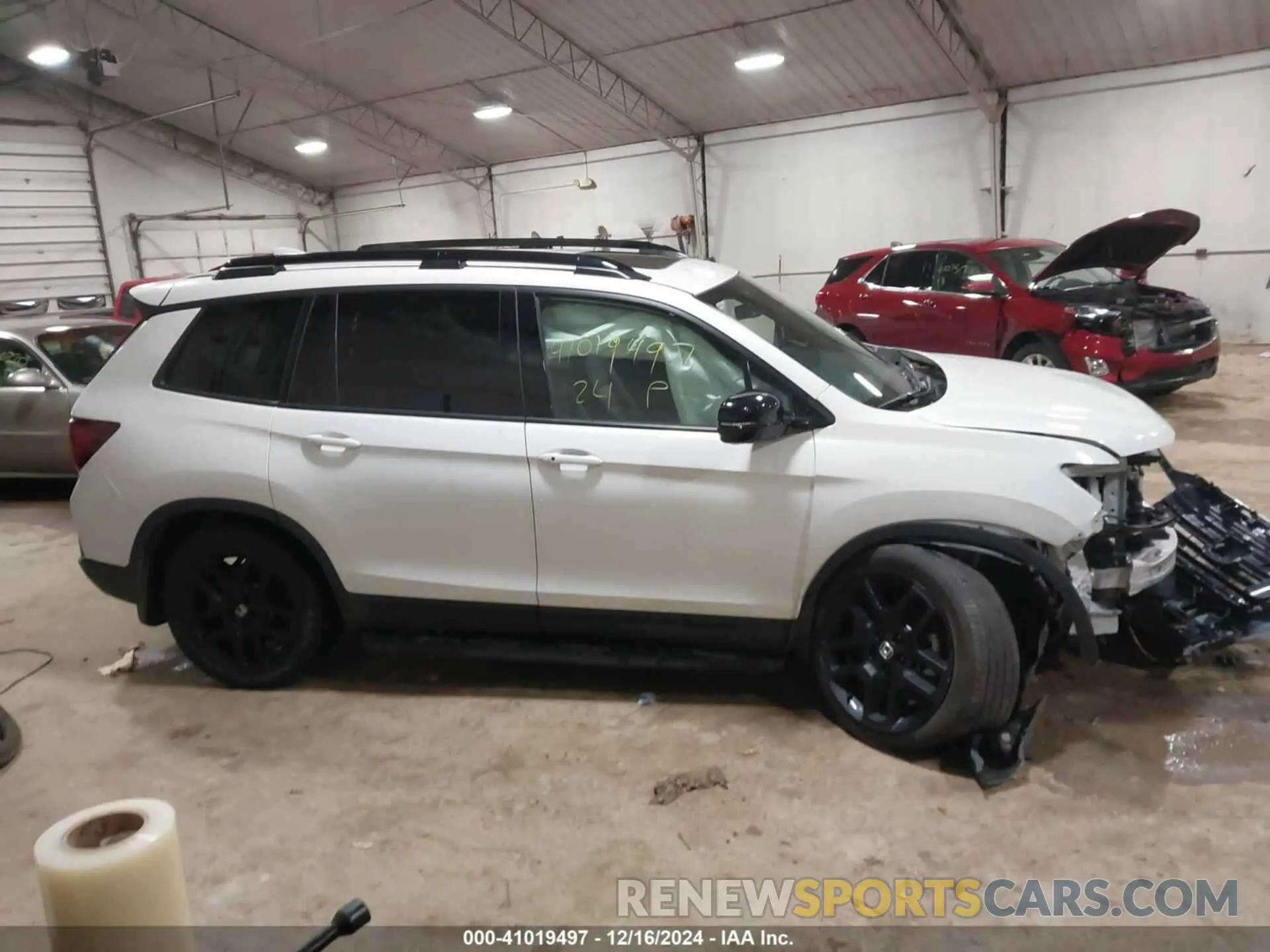 13 fotografías del automóvil dañado 5FNYF8H86RB001825 HONDA PASSPORT 2024