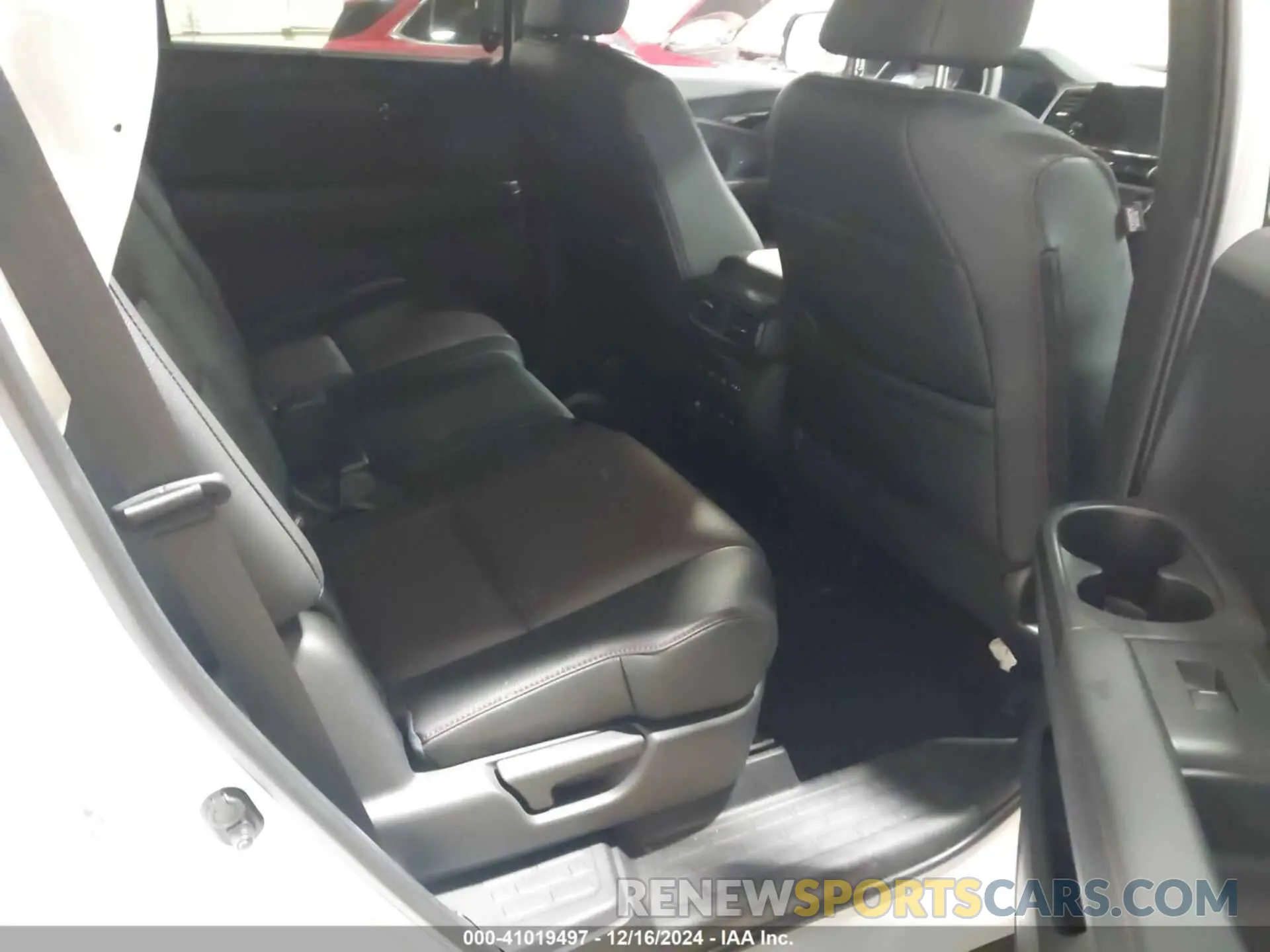 8 fotografías del automóvil dañado 5FNYF8H86RB001825 HONDA PASSPORT 2024