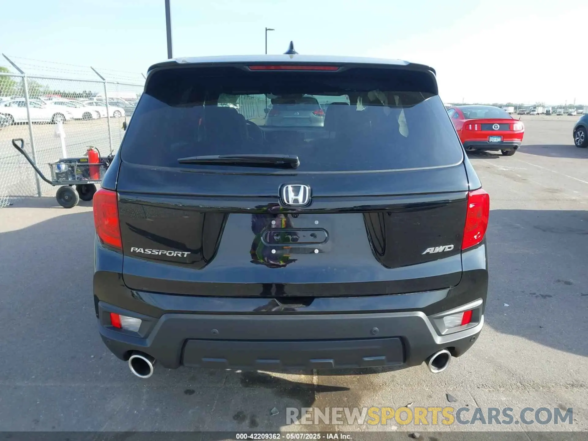 16 fotografías del automóvil dañado 5FNYF8H51SB012730 HONDA PASSPORT 2025