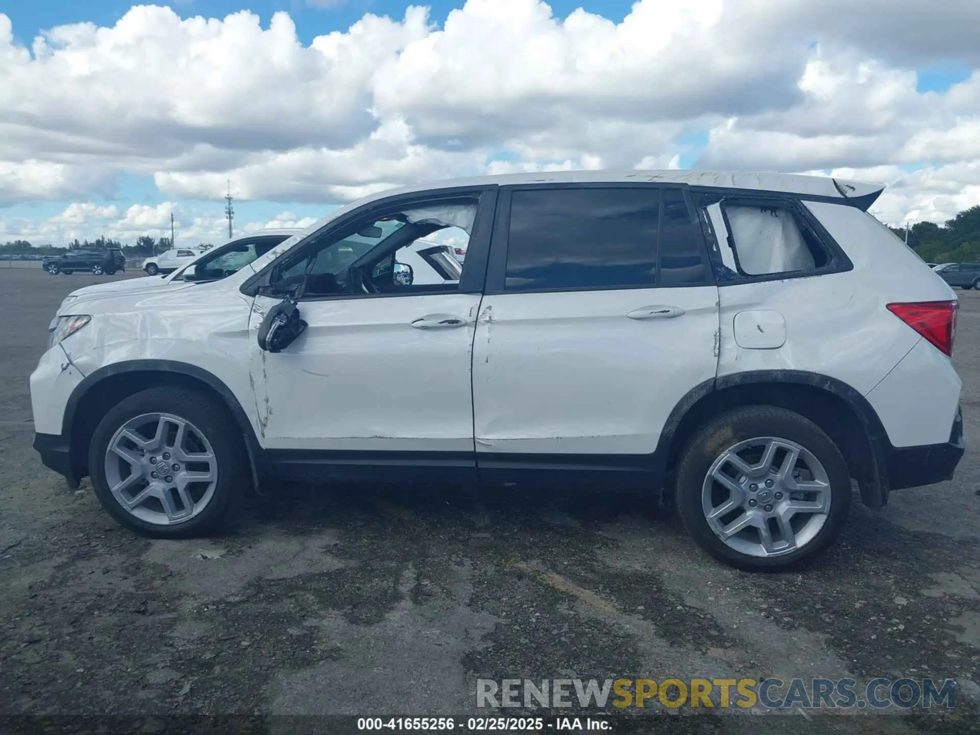 14 fotografías del automóvil dañado 5FNYF8H52SB001266 HONDA PASSPORT 2025