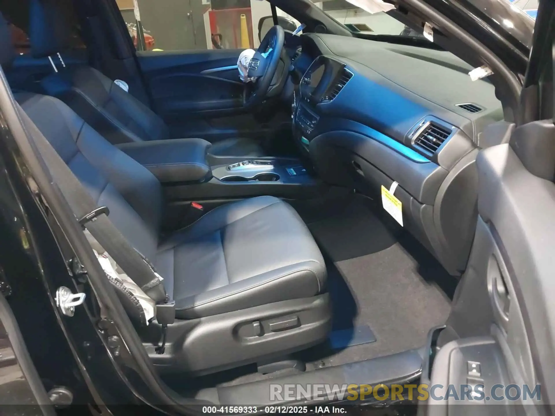 5 fotografías del automóvil dañado 5FNYF8H54SB010454 HONDA PASSPORT 2025