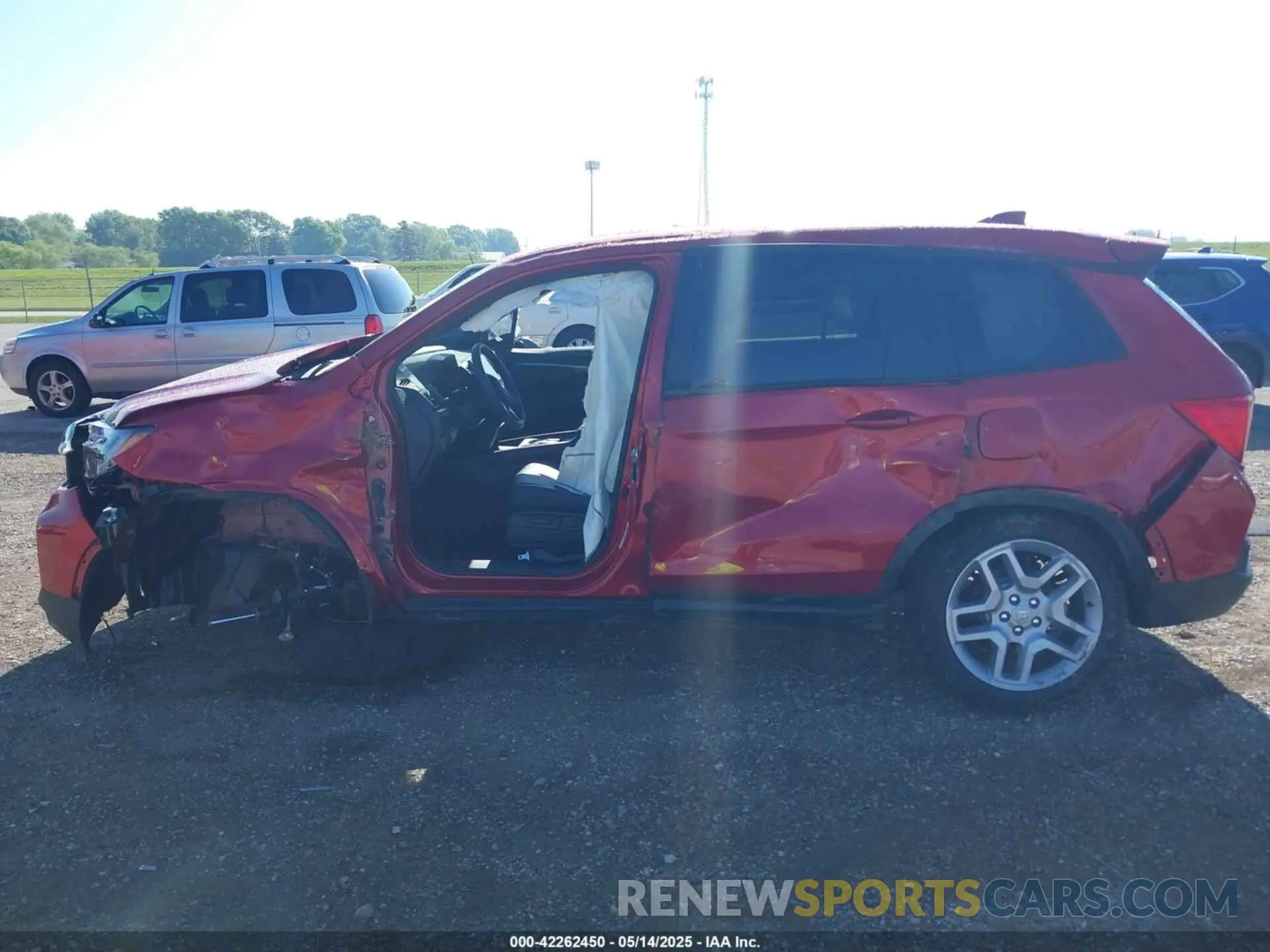 14 fotografías del automóvil dañado 5FNYF8H56SB001075 HONDA PASSPORT 2025