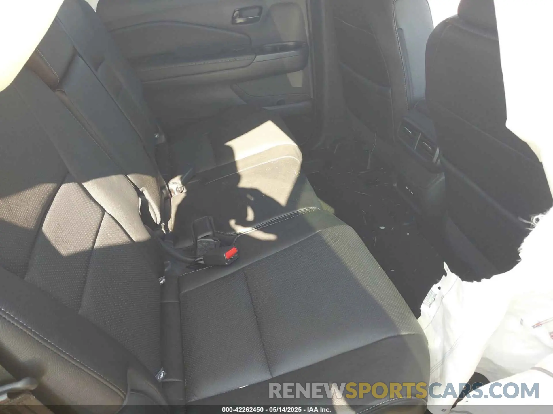 8 fotografías del automóvil dañado 5FNYF8H56SB001075 HONDA PASSPORT 2025