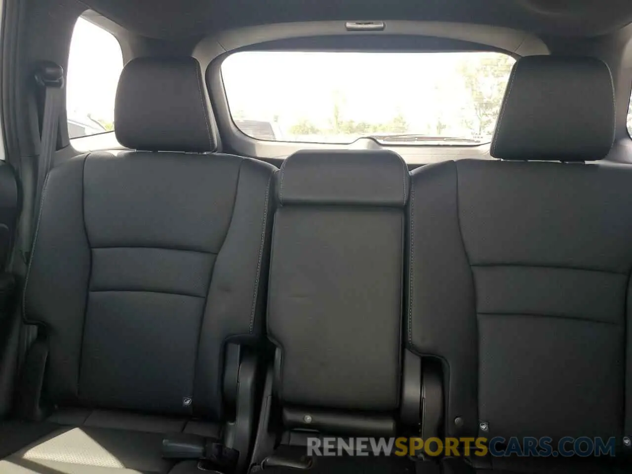 10 fotografías del automóvil dañado 5FNYF8H59SB010319 HONDA PASSPORT 2025