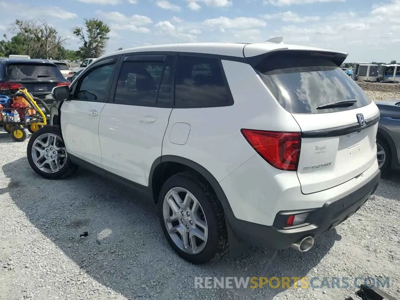 2 fotografías del automóvil dañado 5FNYF8H59SB010319 HONDA PASSPORT 2025