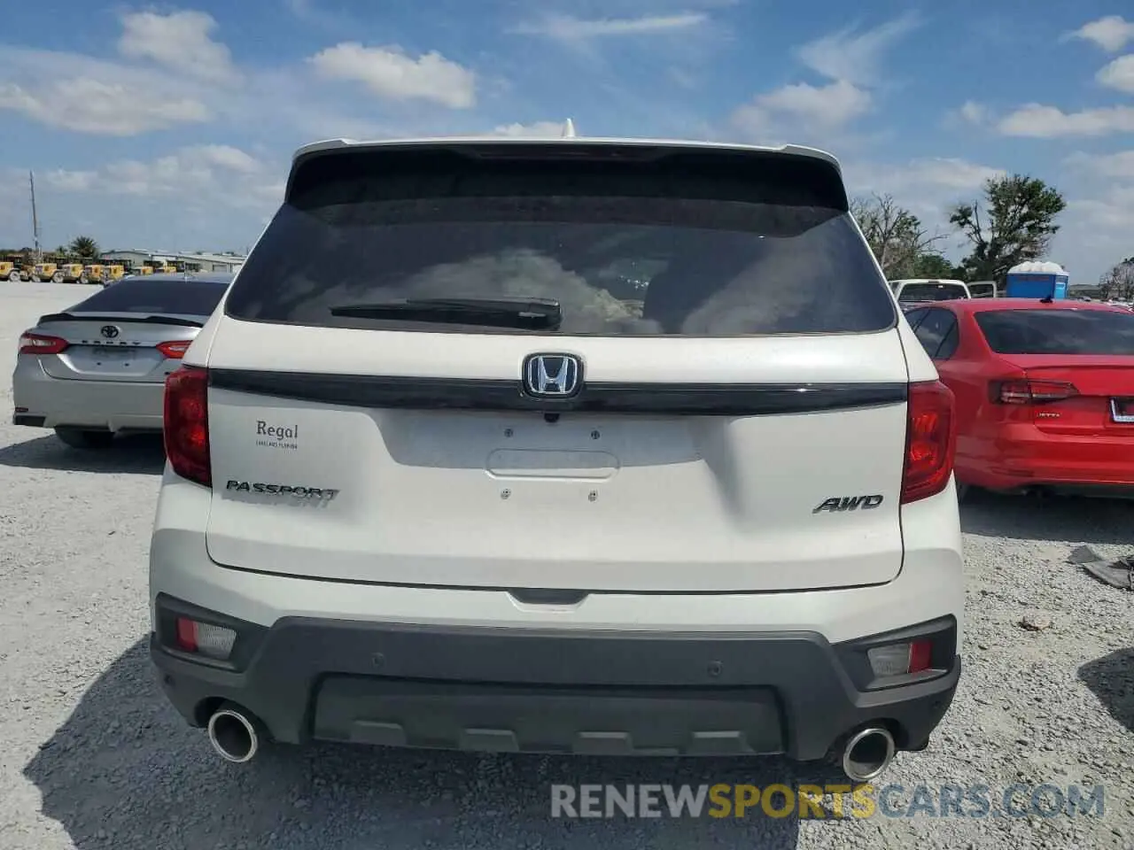 6 fotografías del automóvil dañado 5FNYF8H59SB010319 HONDA PASSPORT 2025
