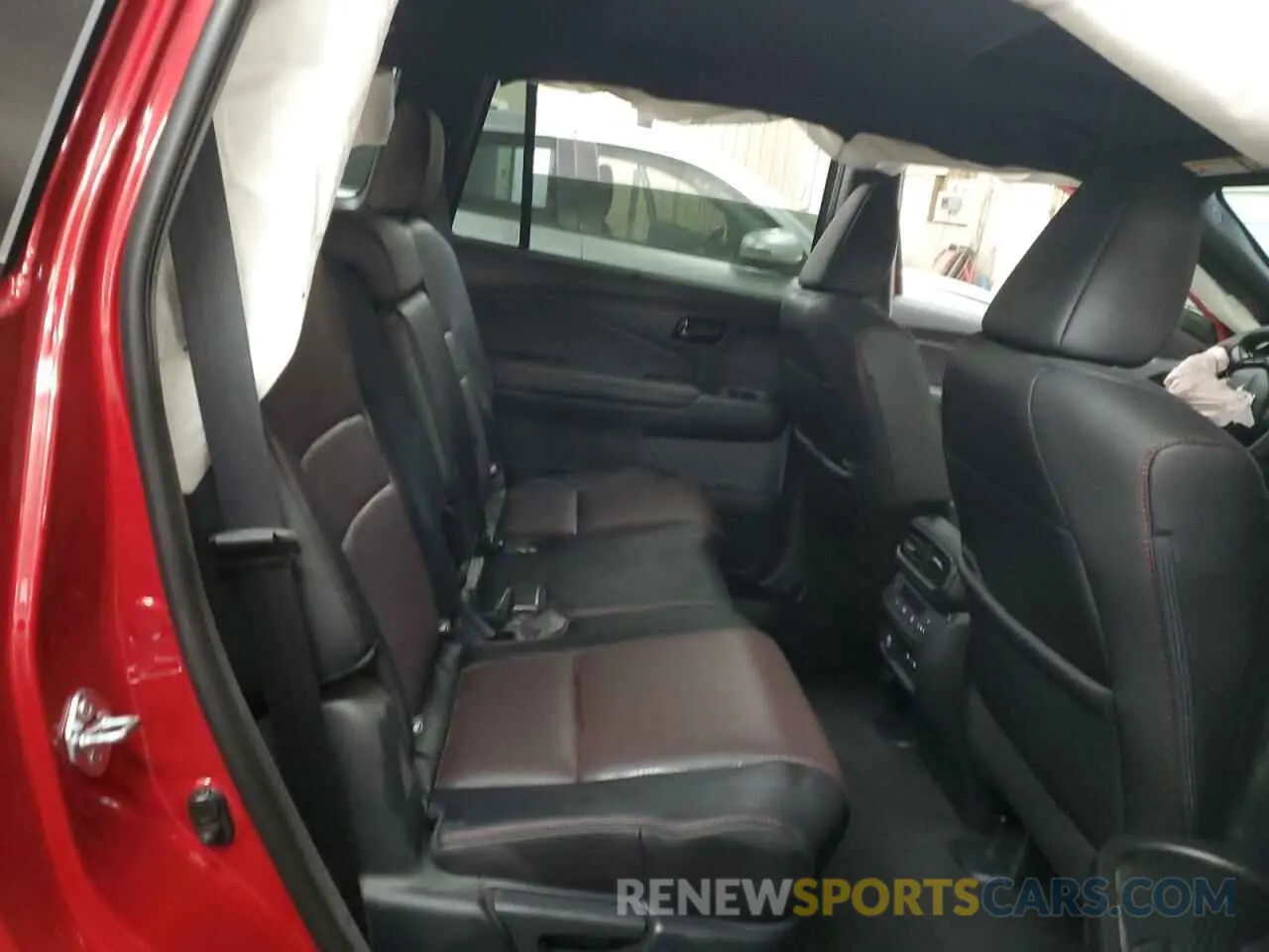 11 fotografías del automóvil dañado 5FNYF8H81RB018256 HONDA PASSPORT B 2024