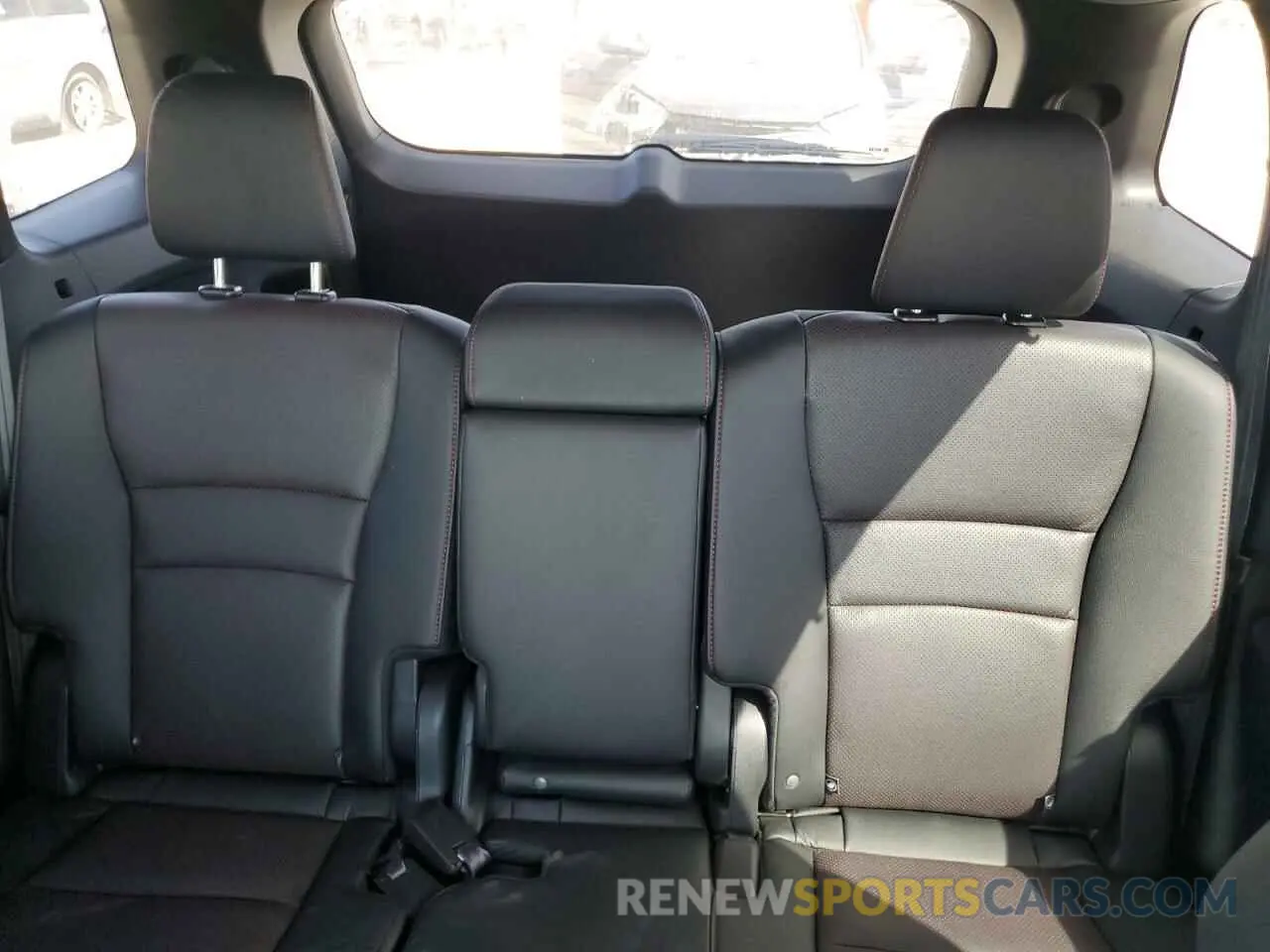 10 fotografías del automóvil dañado 5FNYF8H82SB008082 HONDA PASSPORT B 2025