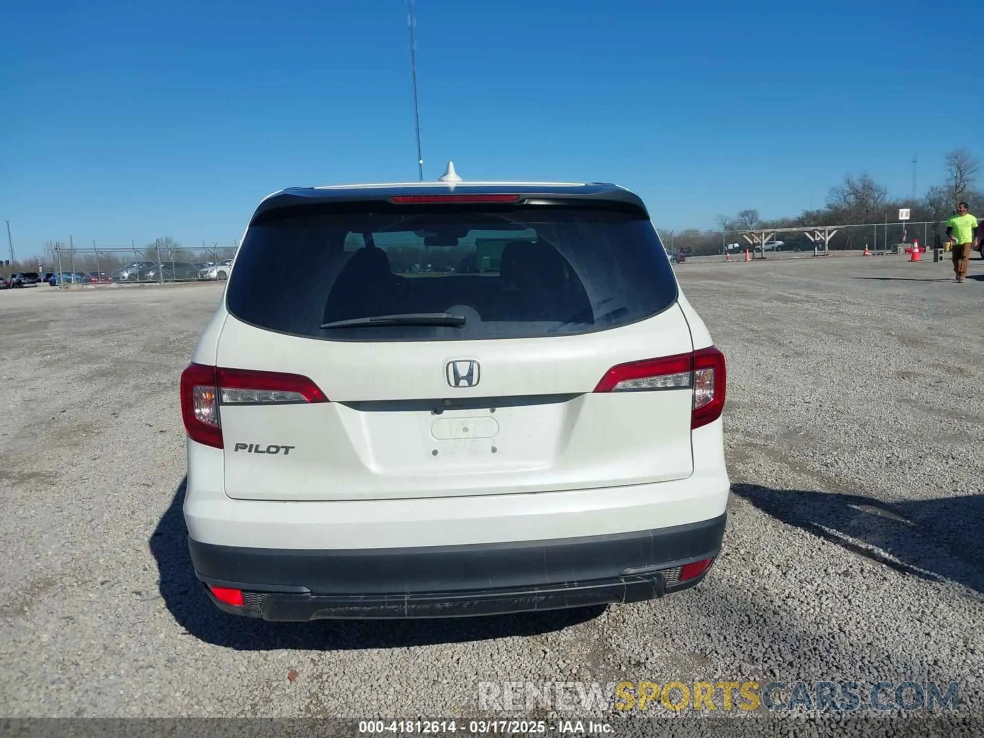 17 fotografías del automóvil dañado 5FNYF5H11KB006065 HONDA PILOT 2019
