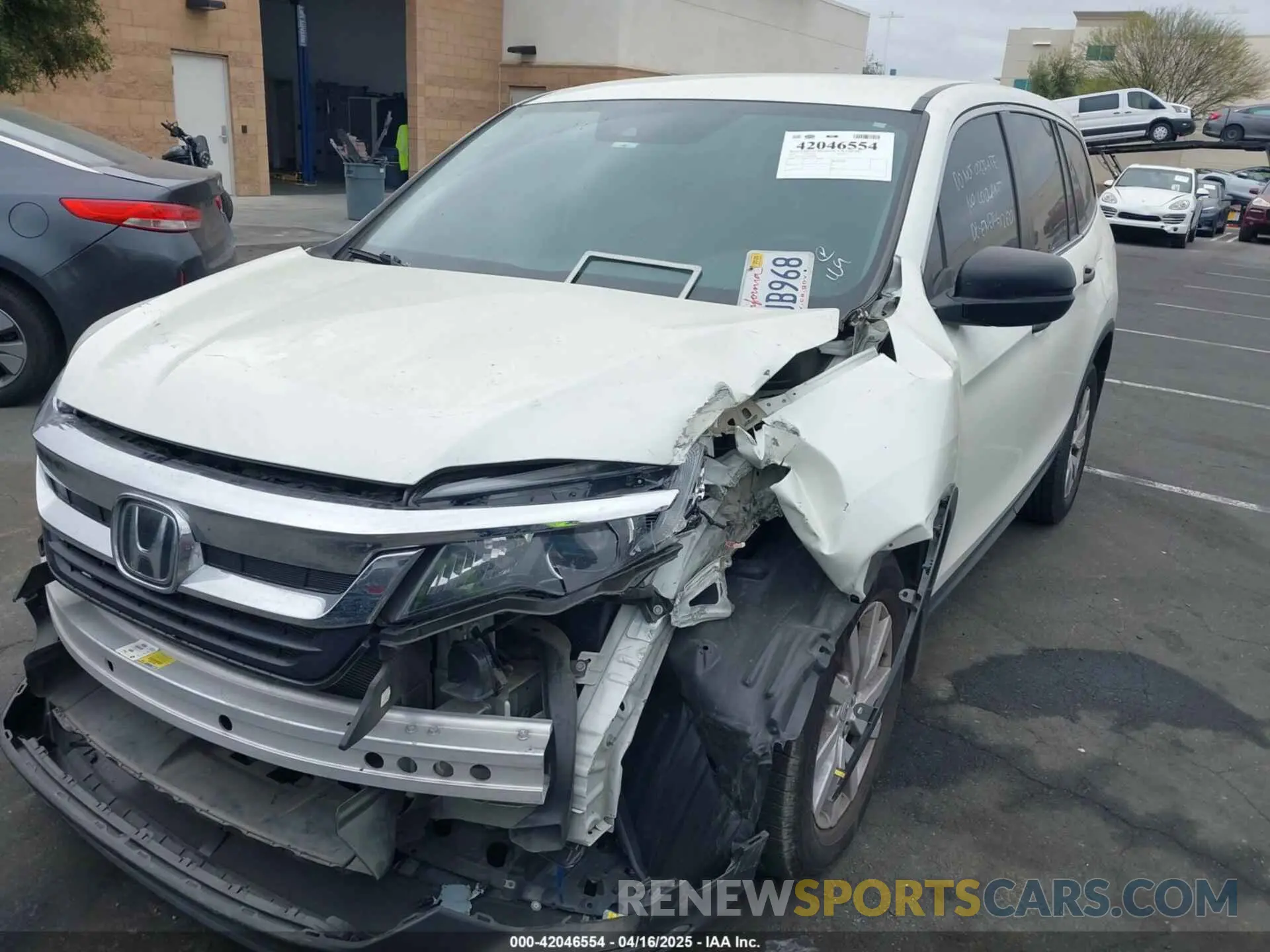 2 fotografías del automóvil dañado 5FNYF5H15KB026075 HONDA PILOT 2019