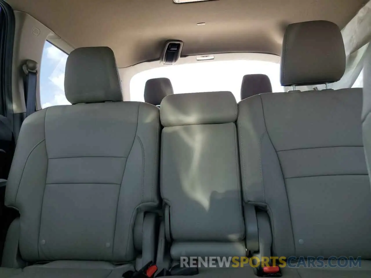 10 fotografías del automóvil dañado 5FNYF5H18KB036230 HONDA PILOT 2019